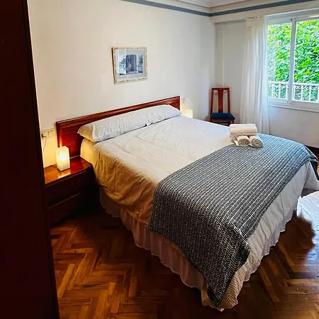 Apartamento En Pleno Centro Con Parking Incluido Atuaire Zarautz Exterior foto